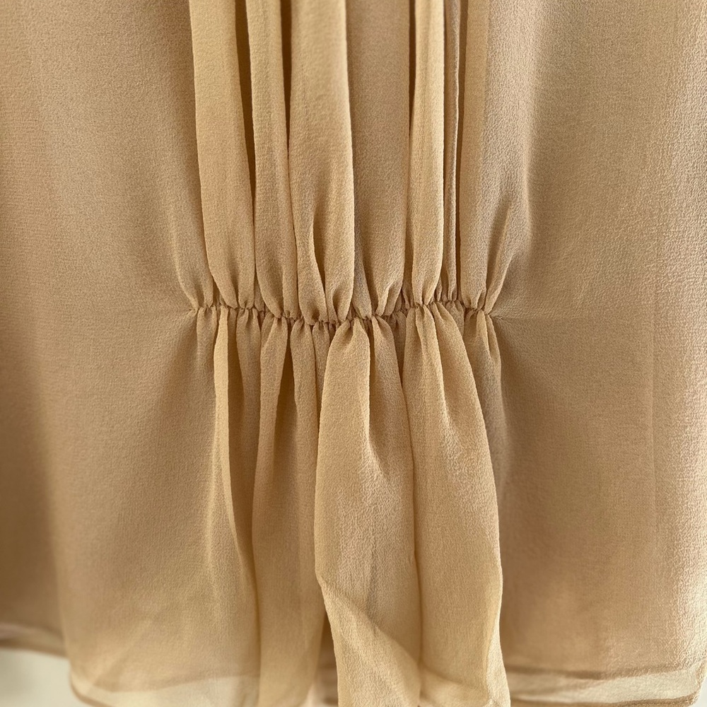Soft, Sheer &  feminine blouse Size 10 by the designer Worth - Picture 6 of 7